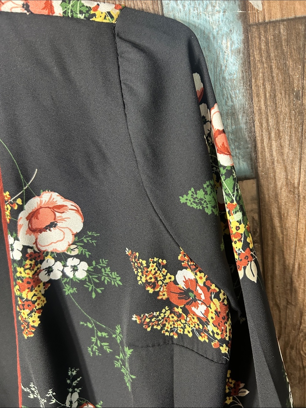 Floral Tie-Front Ruffle flare sleeve top Black - Picture 12 of 16